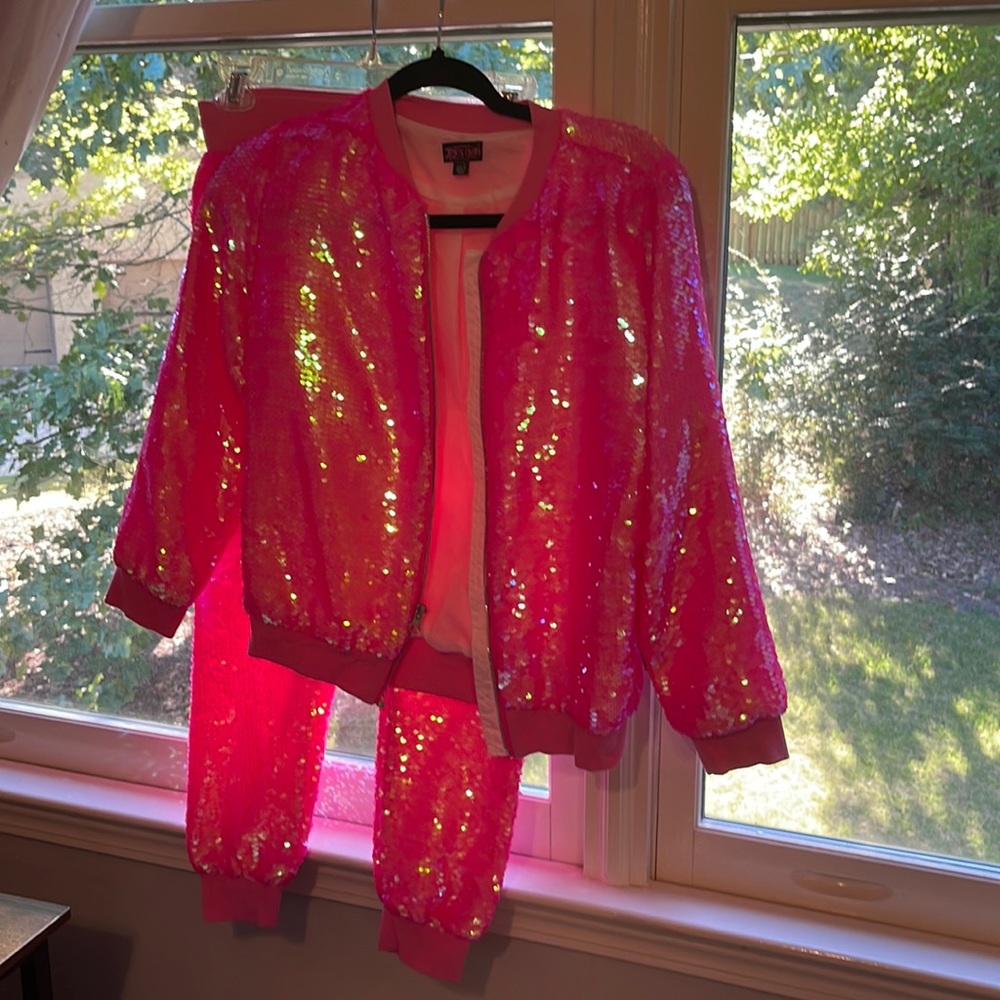 brand new never worn jojo set